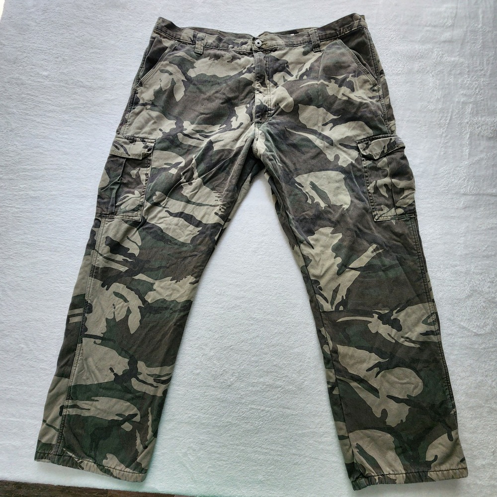 Wrangler Fleece Lined Cargo Pants Mens 42x30 Camo Relaxed Fit Outdoor Workwear